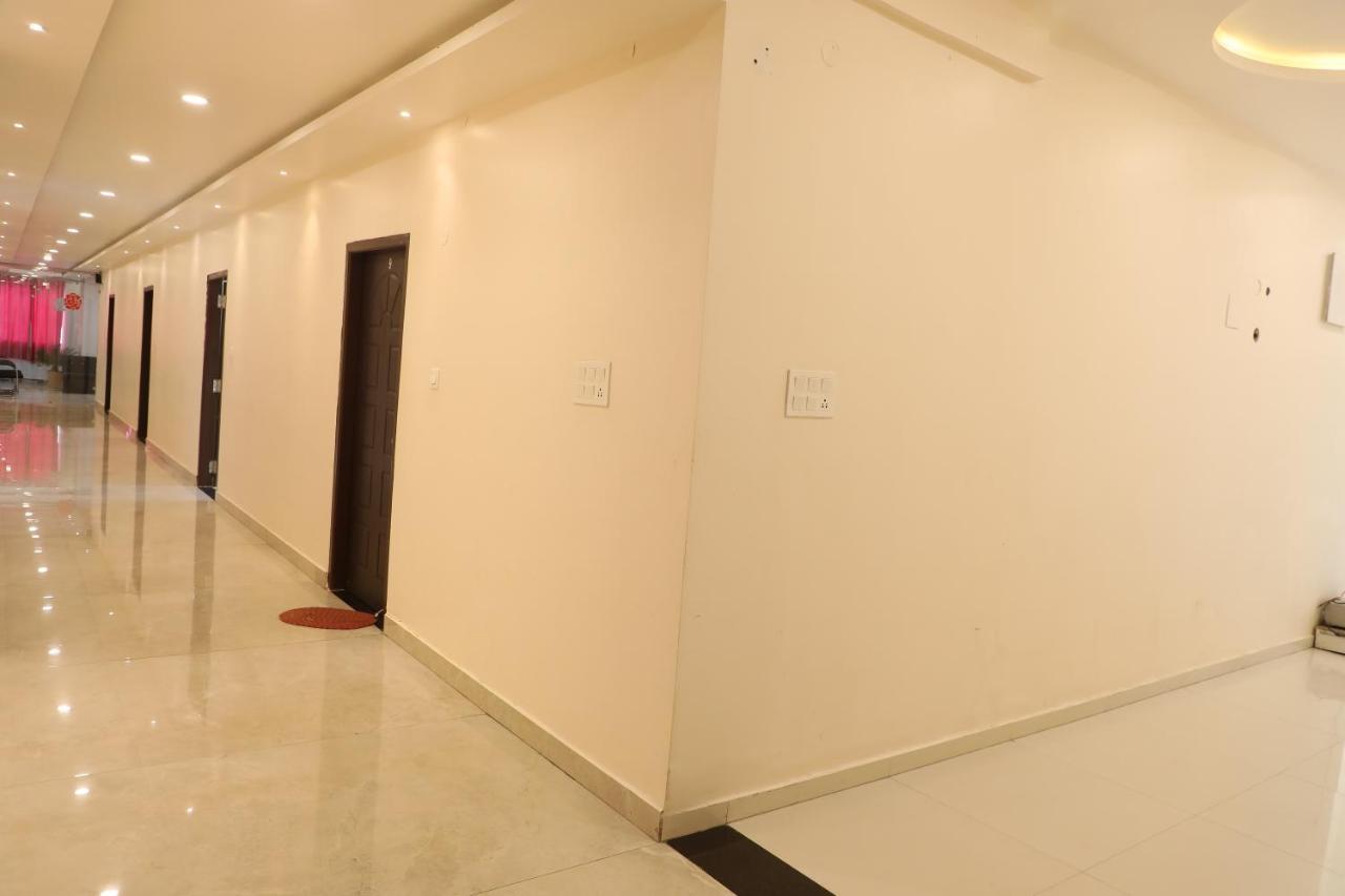 Hotel Shri Siddhivinayak Bina-Etawa Екстериор снимка