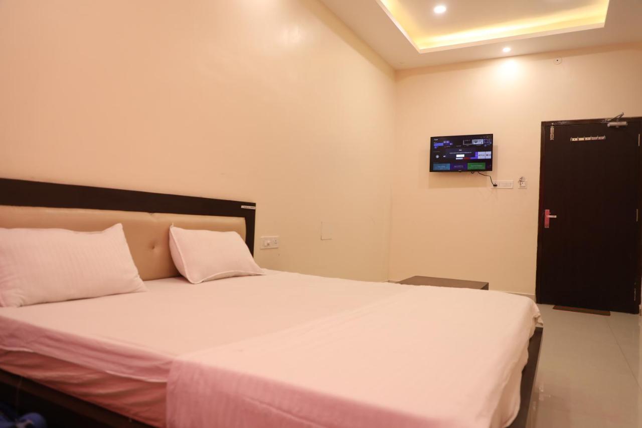 Hotel Shri Siddhivinayak Bina-Etawa Екстериор снимка