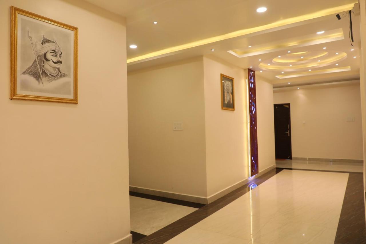 Hotel Shri Siddhivinayak Bina-Etawa Екстериор снимка