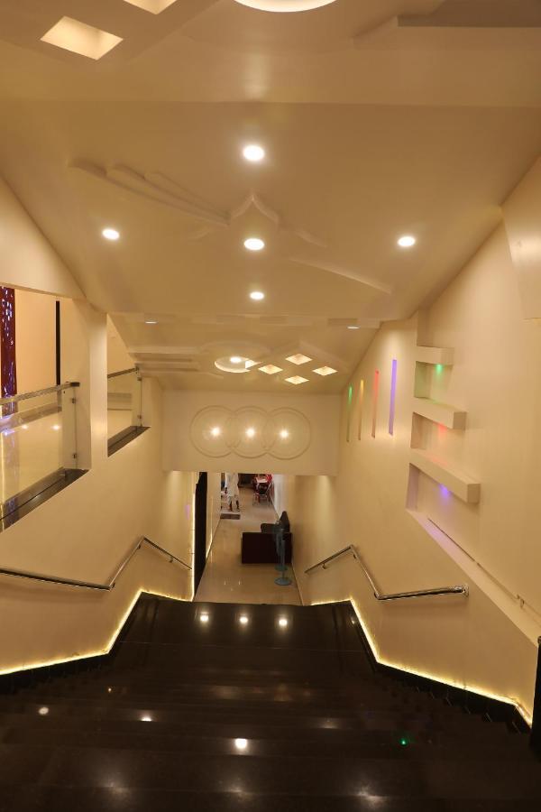 Hotel Shri Siddhivinayak Bina-Etawa Екстериор снимка