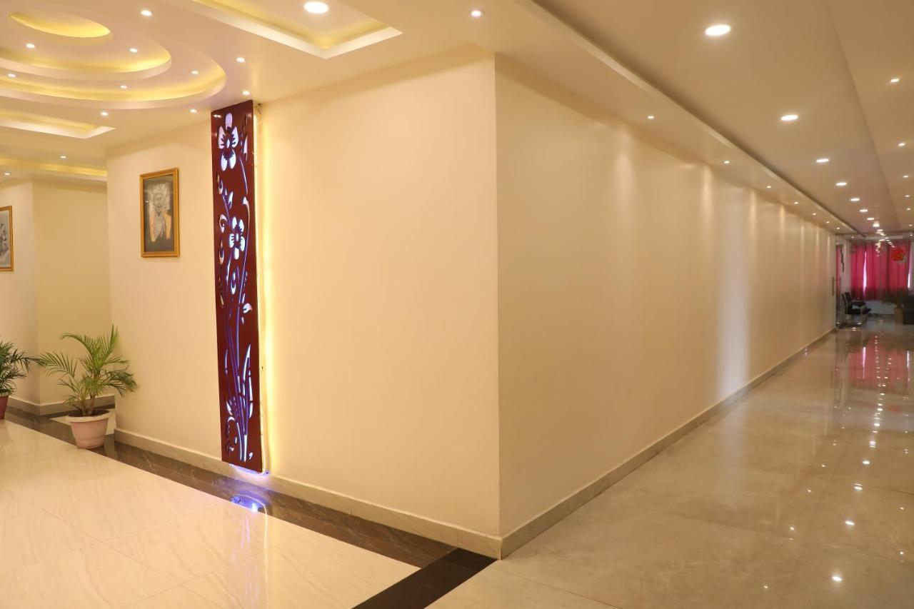 Hotel Shri Siddhivinayak Bina-Etawa Екстериор снимка