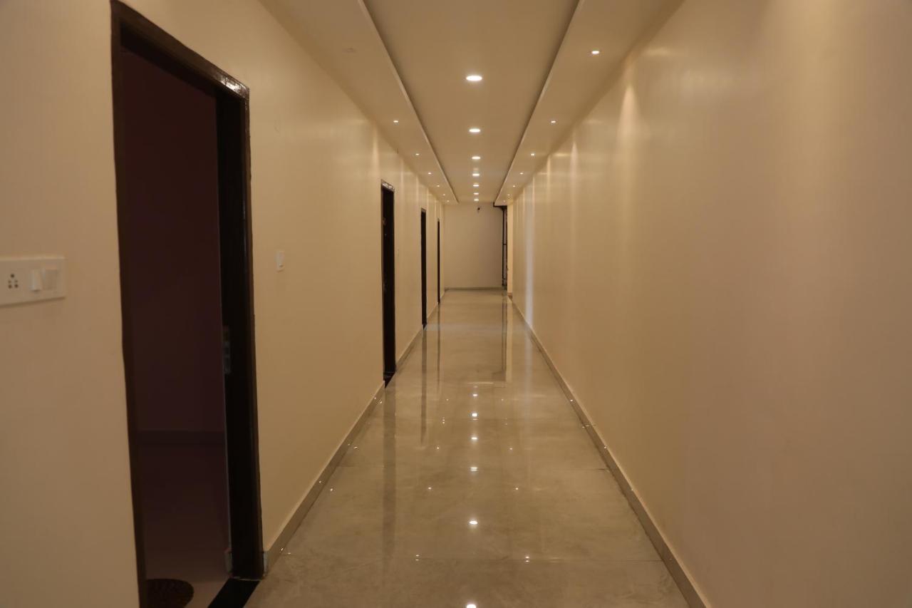 Hotel Shri Siddhivinayak Bina-Etawa Екстериор снимка