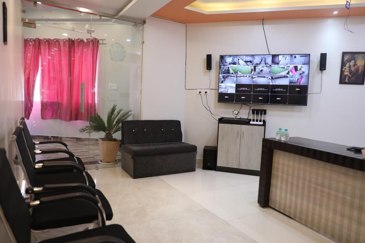 Hotel Shri Siddhivinayak Bina-Etawa Екстериор снимка