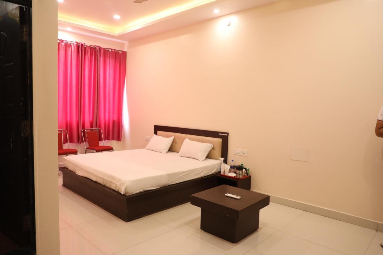 Hotel Shri Siddhivinayak Bina-Etawa Екстериор снимка